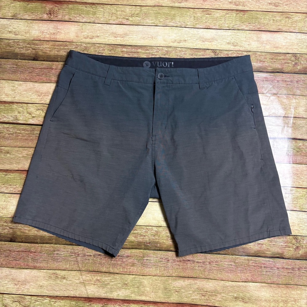 Vuori Aim Shorts Mens 38 Charcoal Grey Technical Performance V368 Activewear